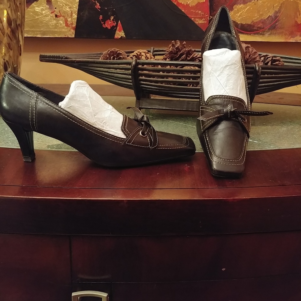 Stuart Weitzman 2" heels